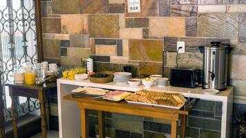 Evrópskur morgunverður daglega (5 USD á mann)