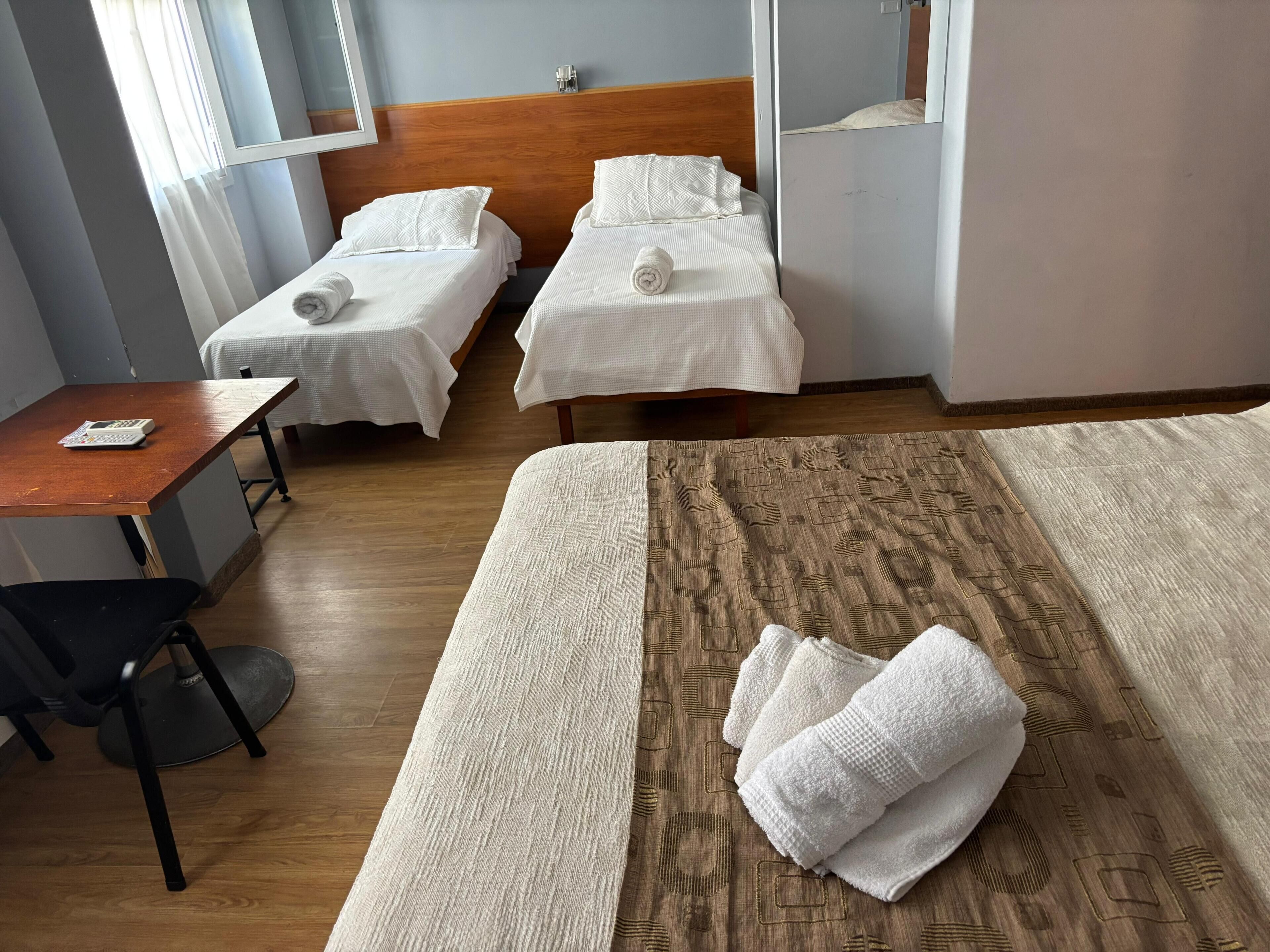 Vierbettzimmer | Minibar, kostenloses WLAN