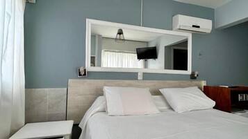 Economy Double Room | Minibar, free WiFi