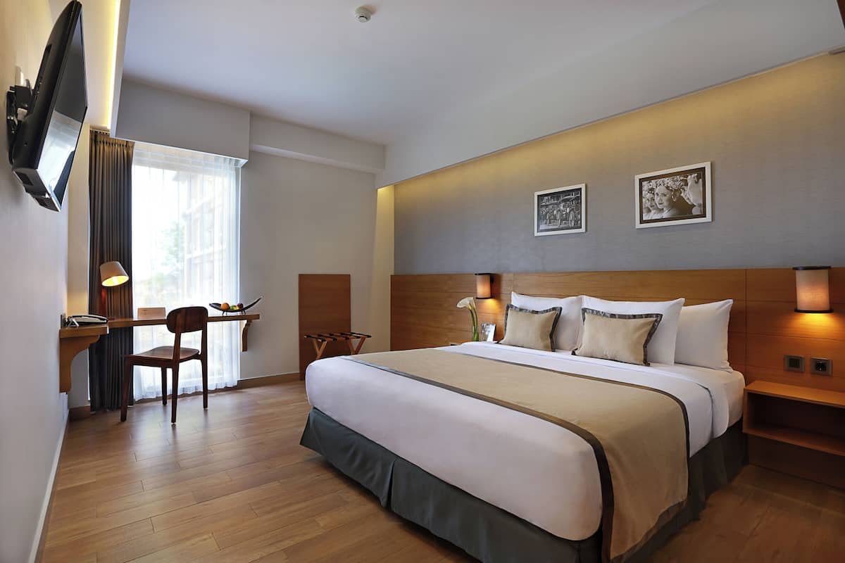 1 bedroom, premium bedding, in-room safe, desk