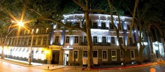 Metro Hotel Apartments