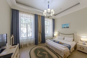 迷你吧、客房內保險箱、書桌、隔音