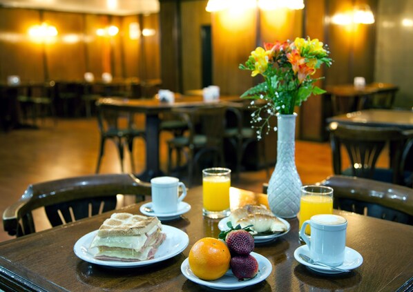 Desayuno continental incluido todos los días