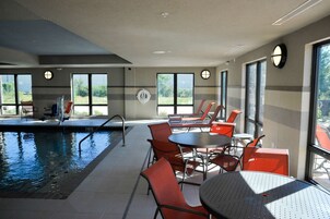 Indoor pool, sun loungers