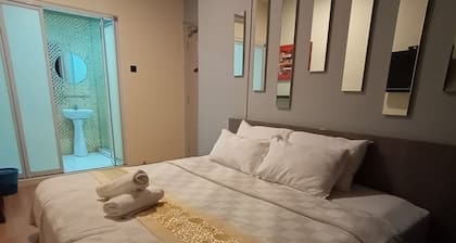 D' Hotel