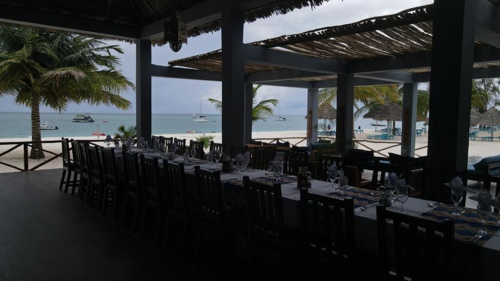 Tempat makan luar