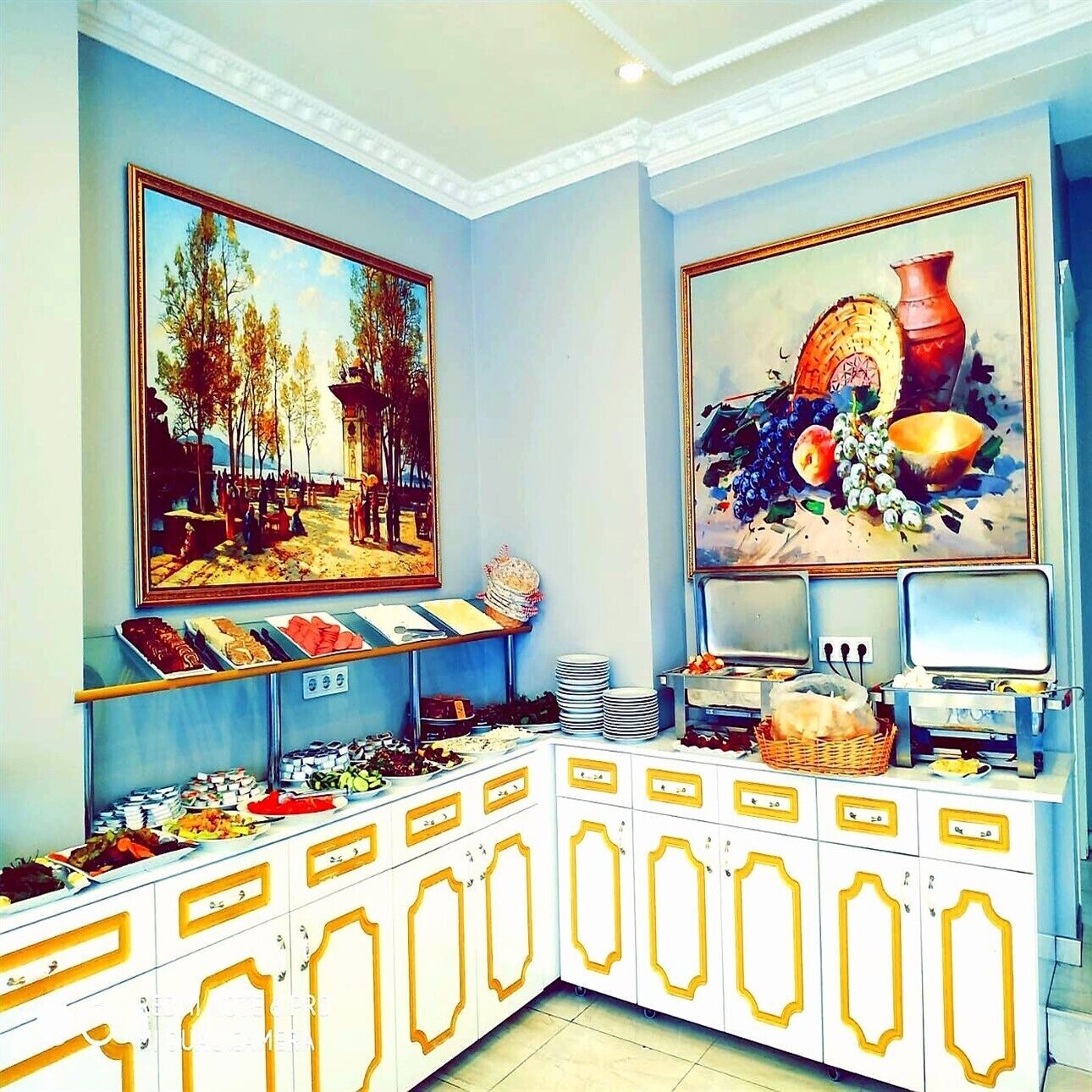 Free daily on-the-go breakfast