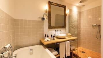 Quarto casal luxo | Chuveiro