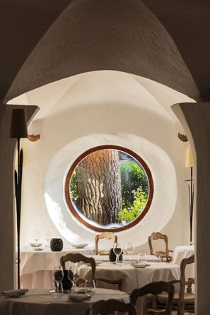 Breakfast, lunch, dinner served; garden views - Grand Hôtel de Cala Rossa (Lecci)