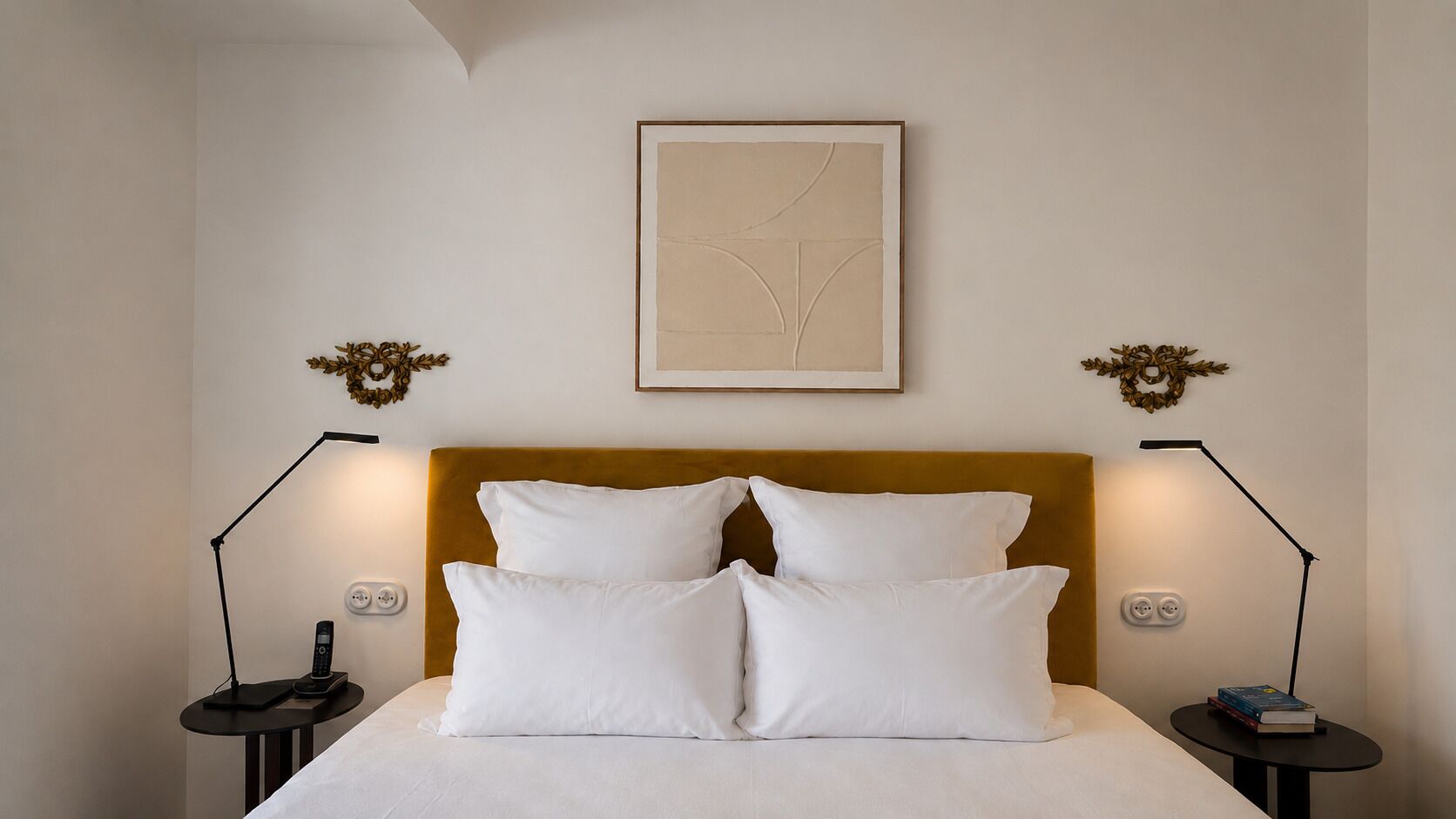 Premium bedding, Tempur-Pedic beds, minibar, in-room safe