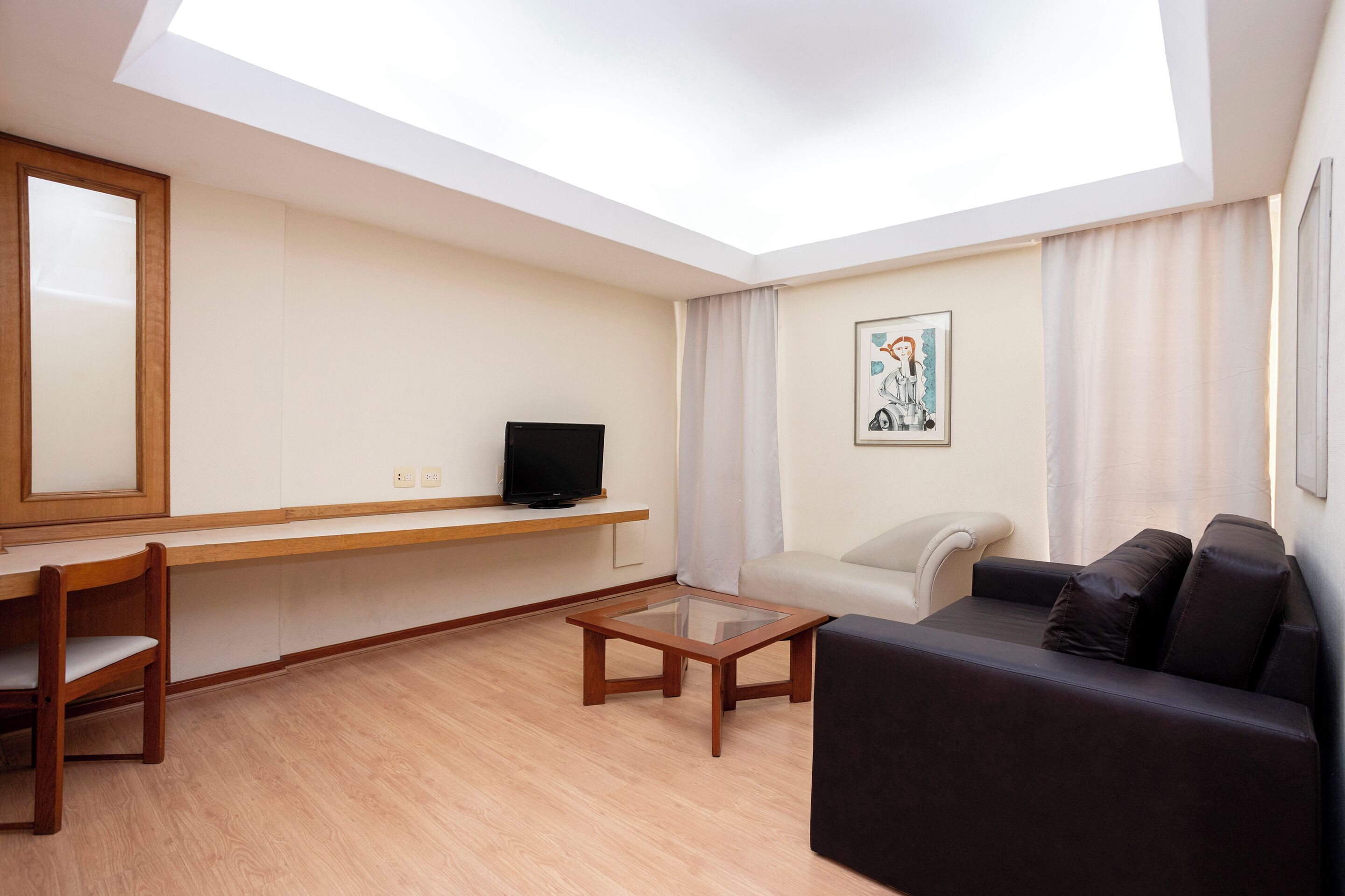 Suite Master | Escrivaninha, Wi-Fi de cortesia, roupa de cama