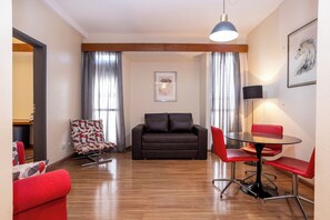 Suite Premium | Skrivebord, wi-fi (inkludert) og sengetøy