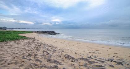 OYO 333 Ceylonica Beach Hotel