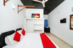 Standard Triple Room | Individually furnished, desk, bed sheets - OYO 333 Ceylonica Beach Hotel (Negombo)