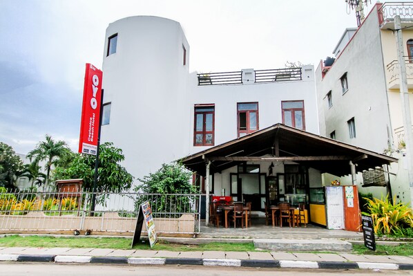 Exterior - OYO 333 Ceylonica Beach Hotel (Negombo)