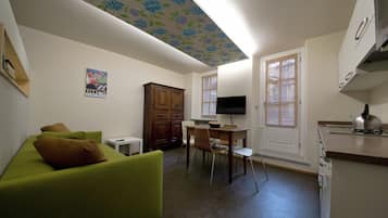 1 bedroom, individually furnished, desk, laptop workspace