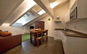 Apartment | Individually furnished, desk, laptop workspace, soundproofing - Coeur de Ville Apartements (Aosta)