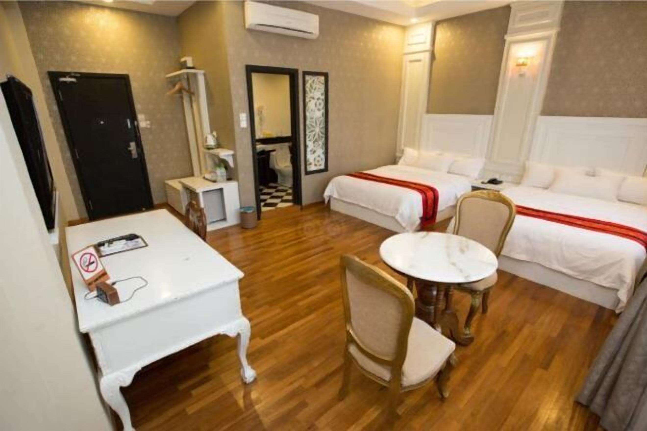 高級寢具、迷你吧、客房內保險箱、書桌