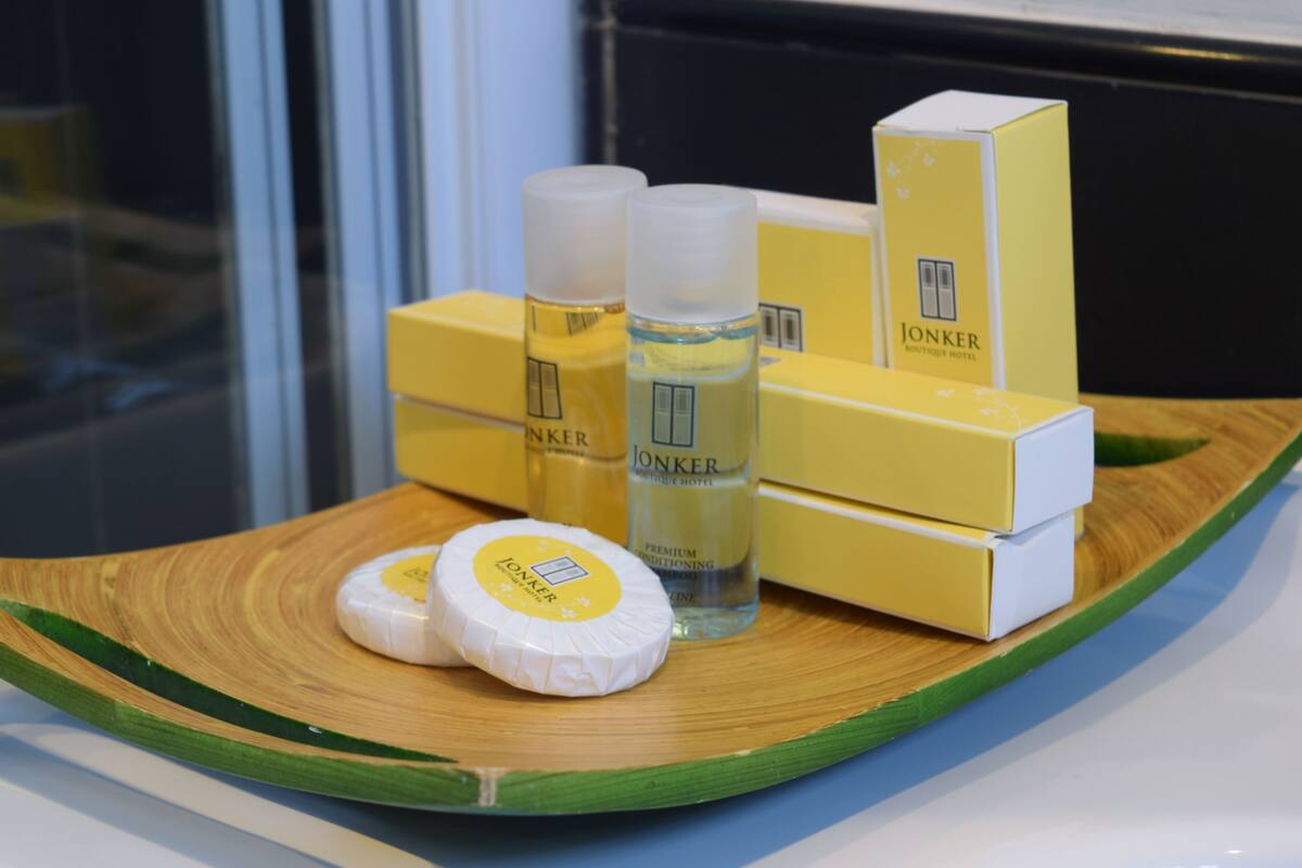 superior room, 1 queen bed, non smoking, bathtub | bathroom amenities | free toiletries, hair dryer, slippers, towels