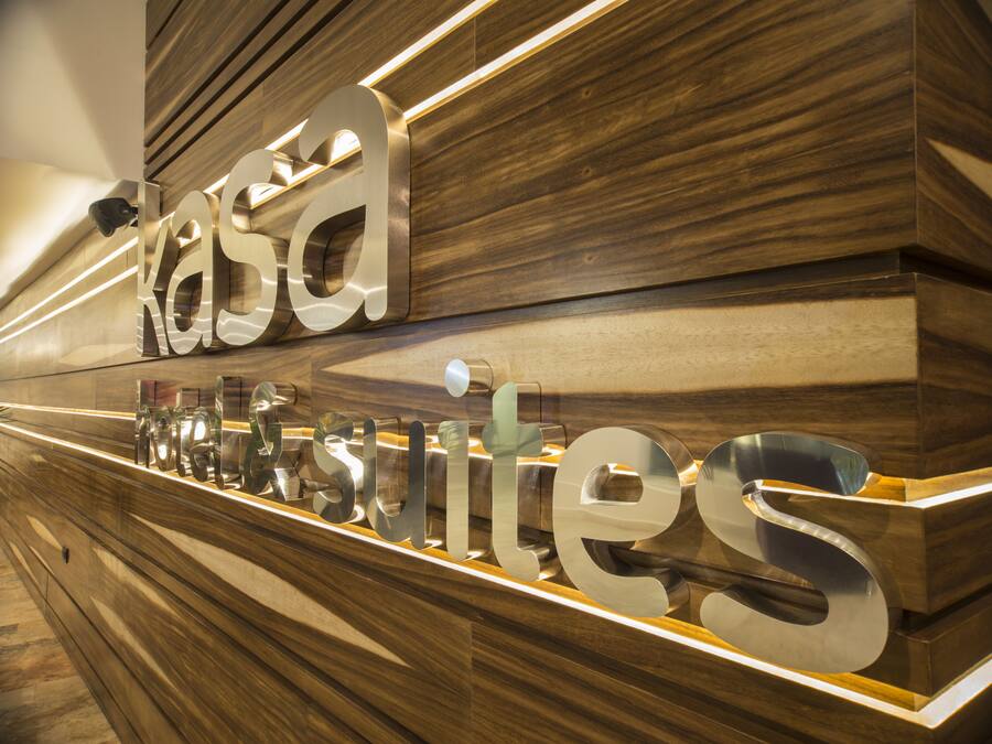 Check-in/check-out kiosk