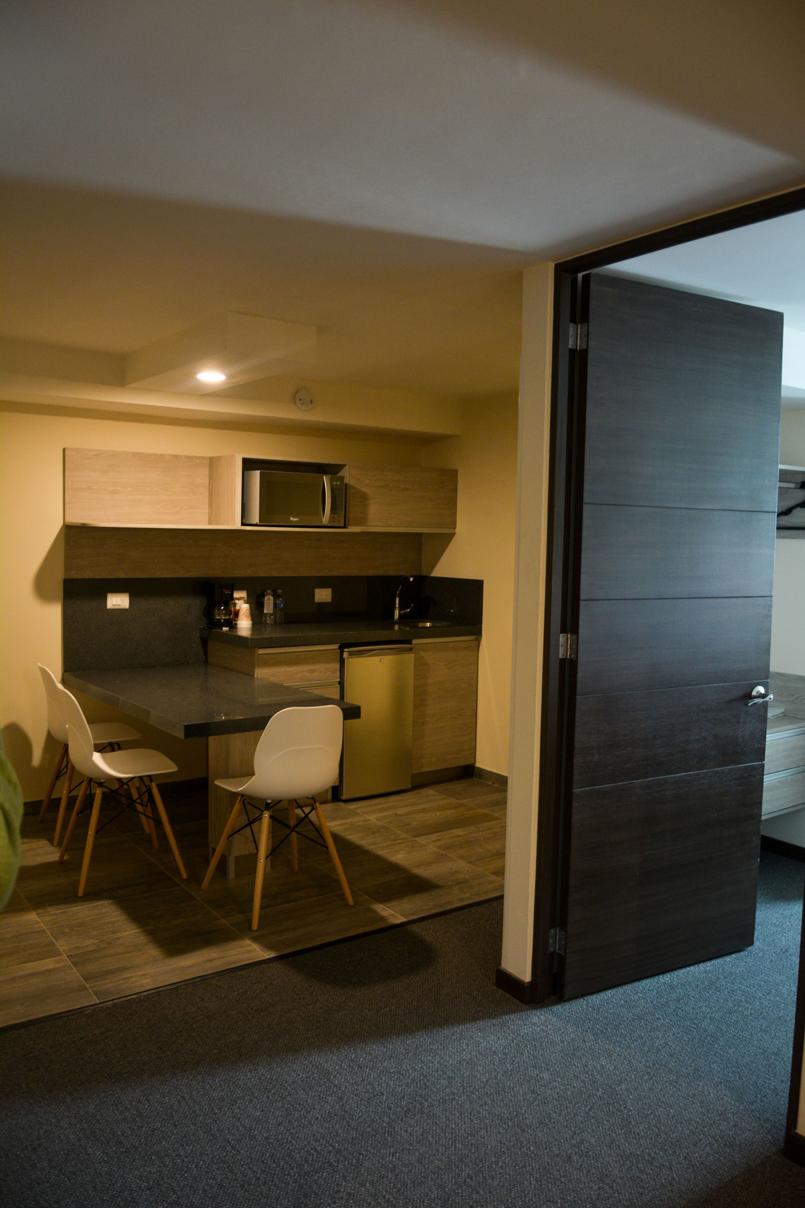 executive suite, 1 bedroom, non smoking | mini fridge