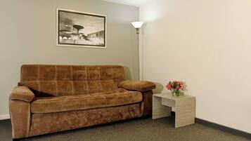 Executive Suite, 1 Bedroom | 1 bedroom, in-room safe, blackout drapes, soundproofing