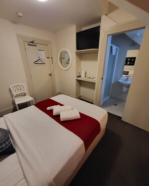 Double Room, 1 Queen Bed - The Shakespeare Hotel (Auckland)