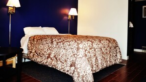Rom – standard, 1 queensize-seng | Wi-fi (inkludert) og sengetøy