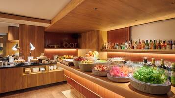 Daily buffet breakfast (JPY 3300 per person)