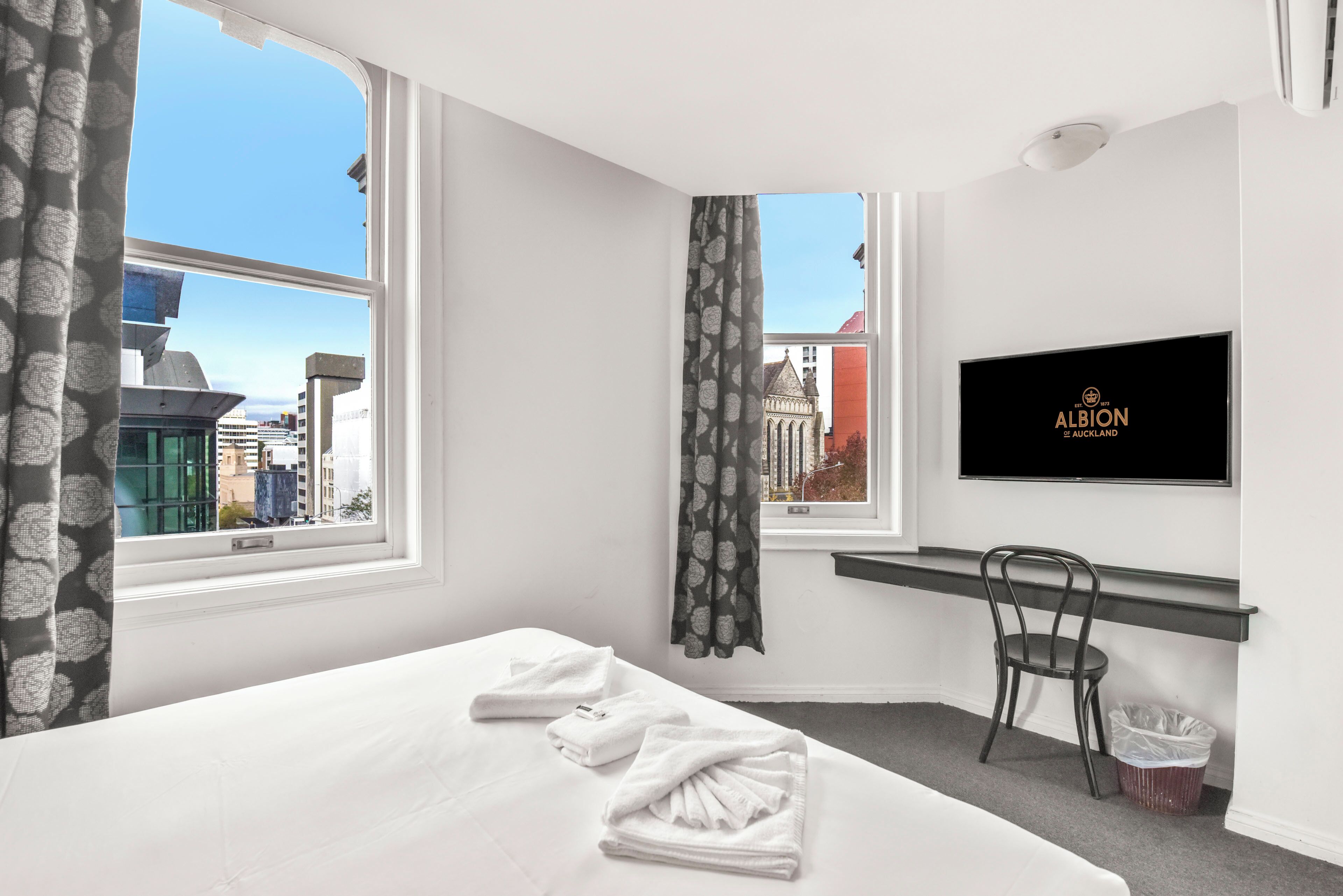 スタンダード ダブルルーム | アイロン / アイロン台、WiFi (無料)、ベッドシーツ