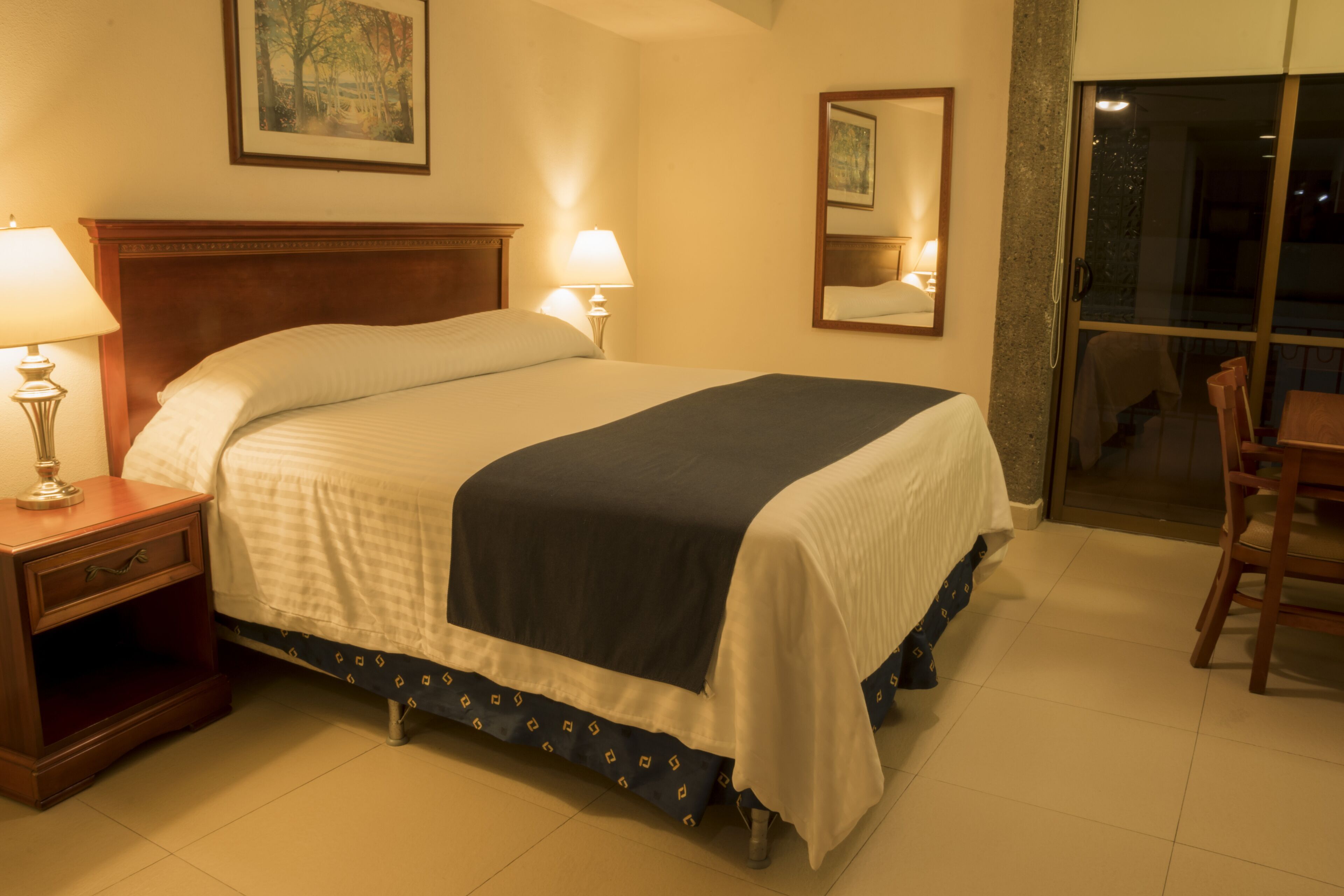 Hypo-allergenic bedding, minibar, in-room safe, blackout curtains