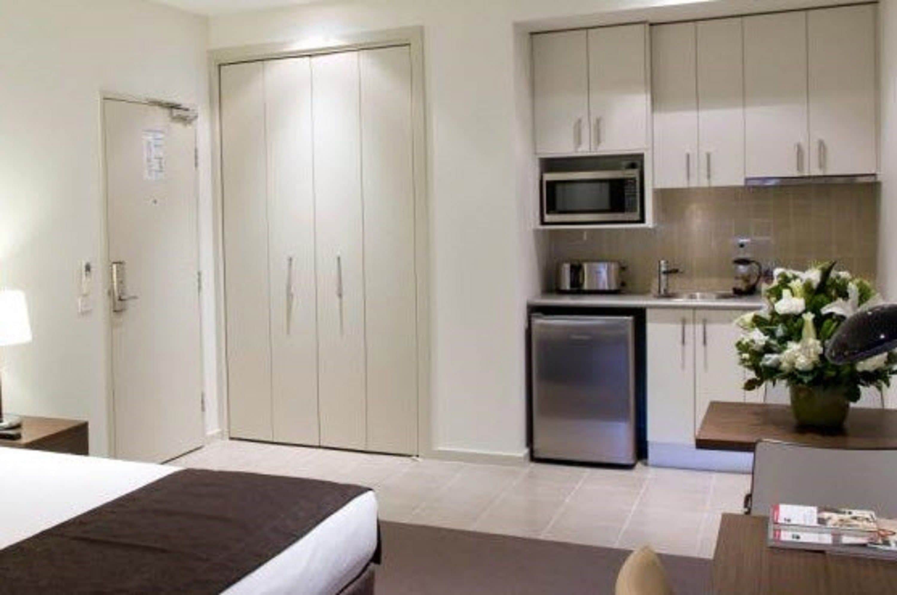 Studio | Cuisine privée | Réfrigérateur, micro-ondes, plaque de cuisson, cafetière/bouilloire