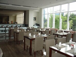 Restaurant - Cemara Hotel (Jakarta)