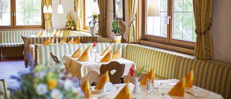 Mittagessen und Abendessen, regionale Küche