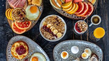 Daily buffet breakfast (ISK 4500 per person)