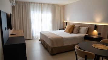 1 habitación, ropa de cama de alta calidad, cubrecamas y minibar