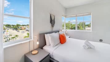 Superior Room, 1 Queen Bed, Kitchenette | Individually decorated, individually furnished, desk, laptop workspace