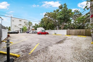 Property grounds - Treehouse  Hotel (Miami)