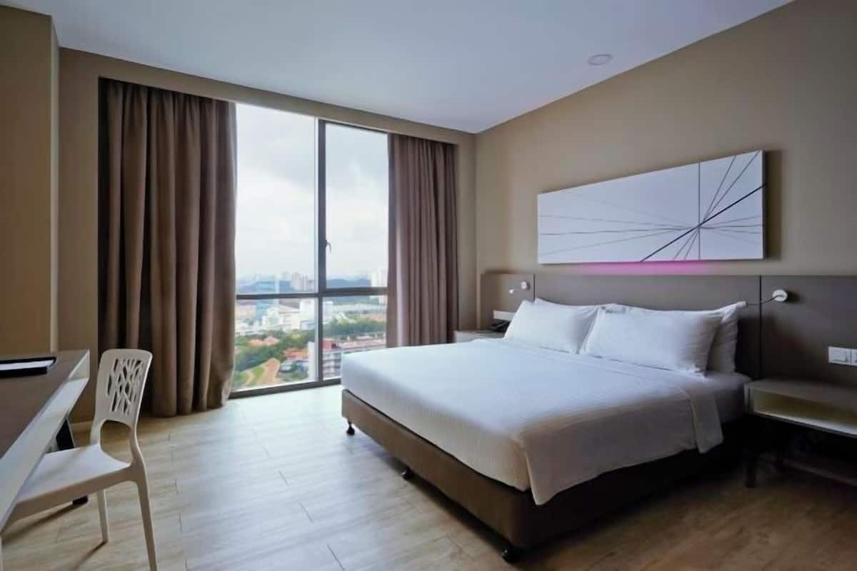 Minibar (free items), in-room safe, desk