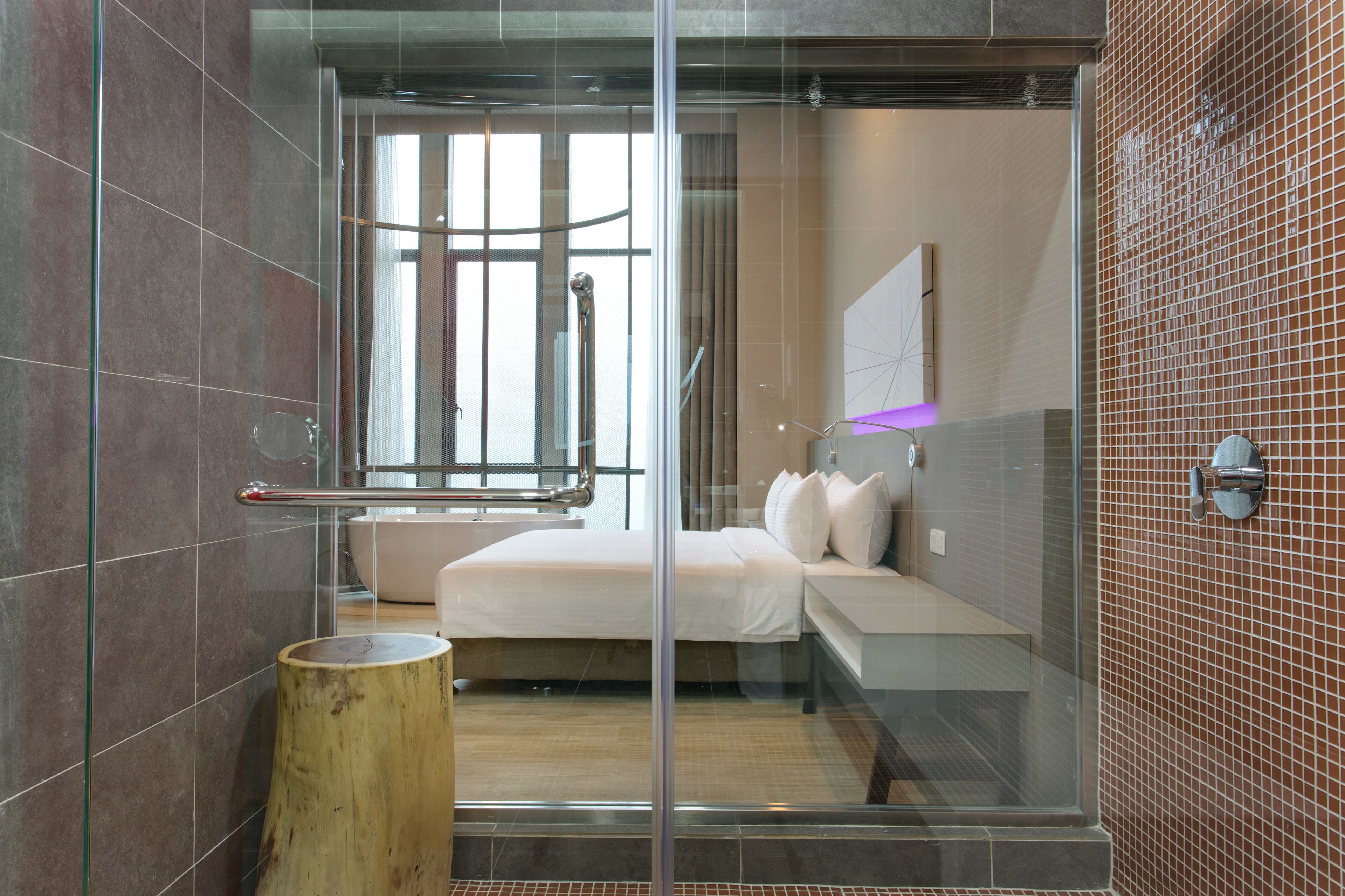 premier suite | bathroom shower