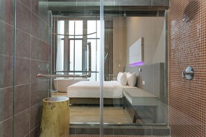 Premier Suite | Bathroom shower - Qliq Damansara (Petaling Jaya)