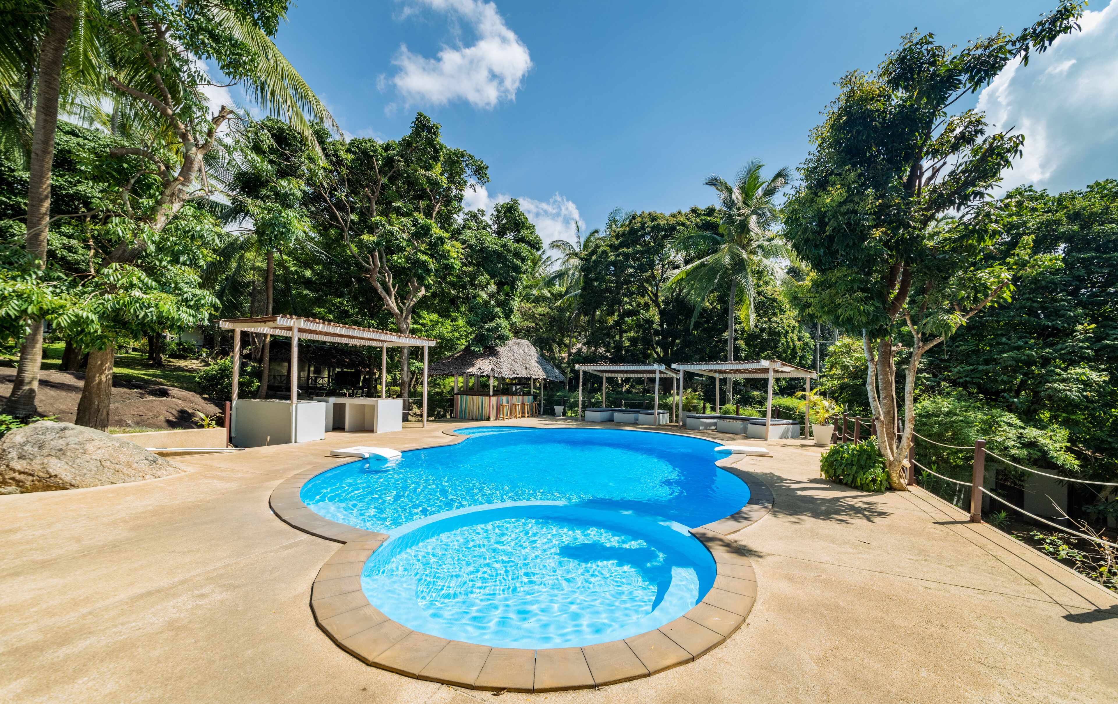 Außenpool, Liegestühle