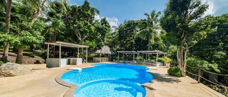Outdoor pool, sun loungers