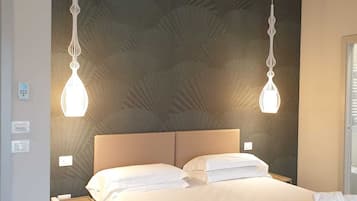 Minibar, in-room safe, desk, bed sheets