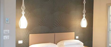 Minibar, in-room safe, desk, bed sheets