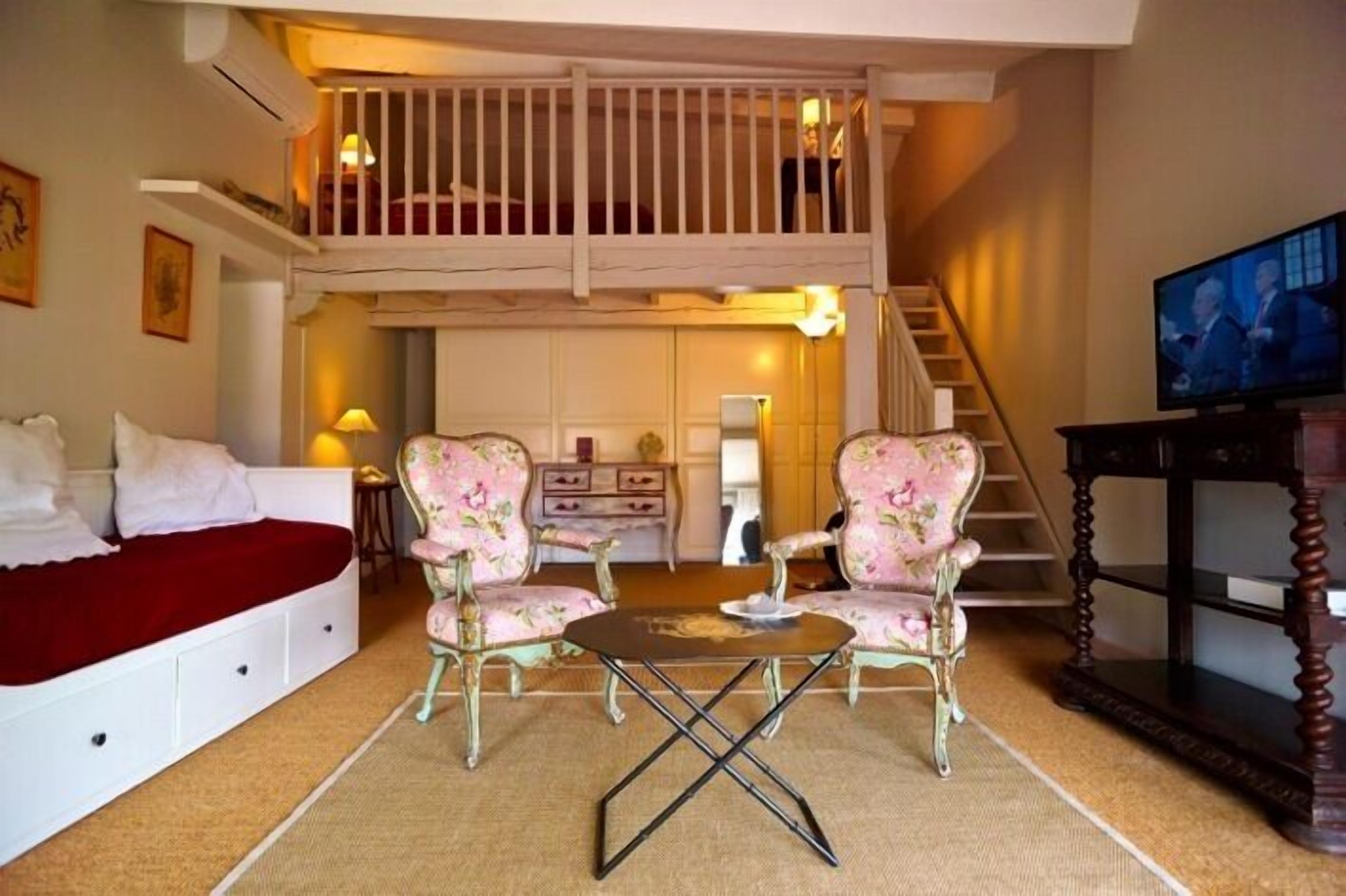 in-room safe, desk, blackout curtains, soundproofing