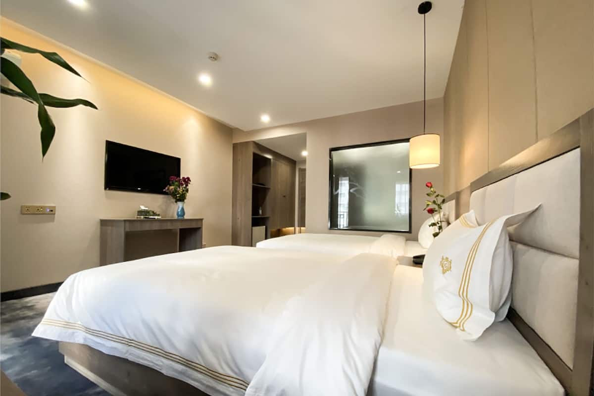 Shower, free toiletries, hair dryer, bathrobes