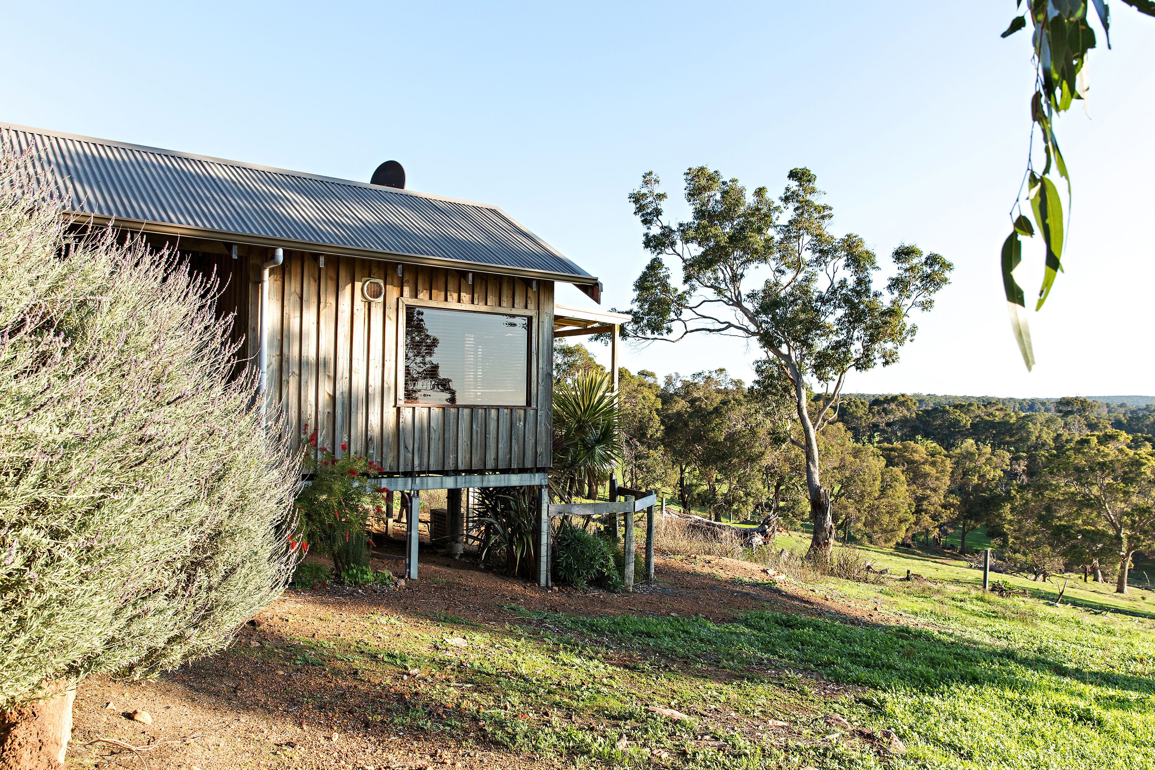Honeybee Cottage (No Children Allowed)