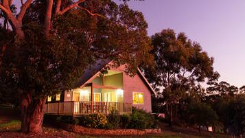 Dragonfly Cottage | Exterior