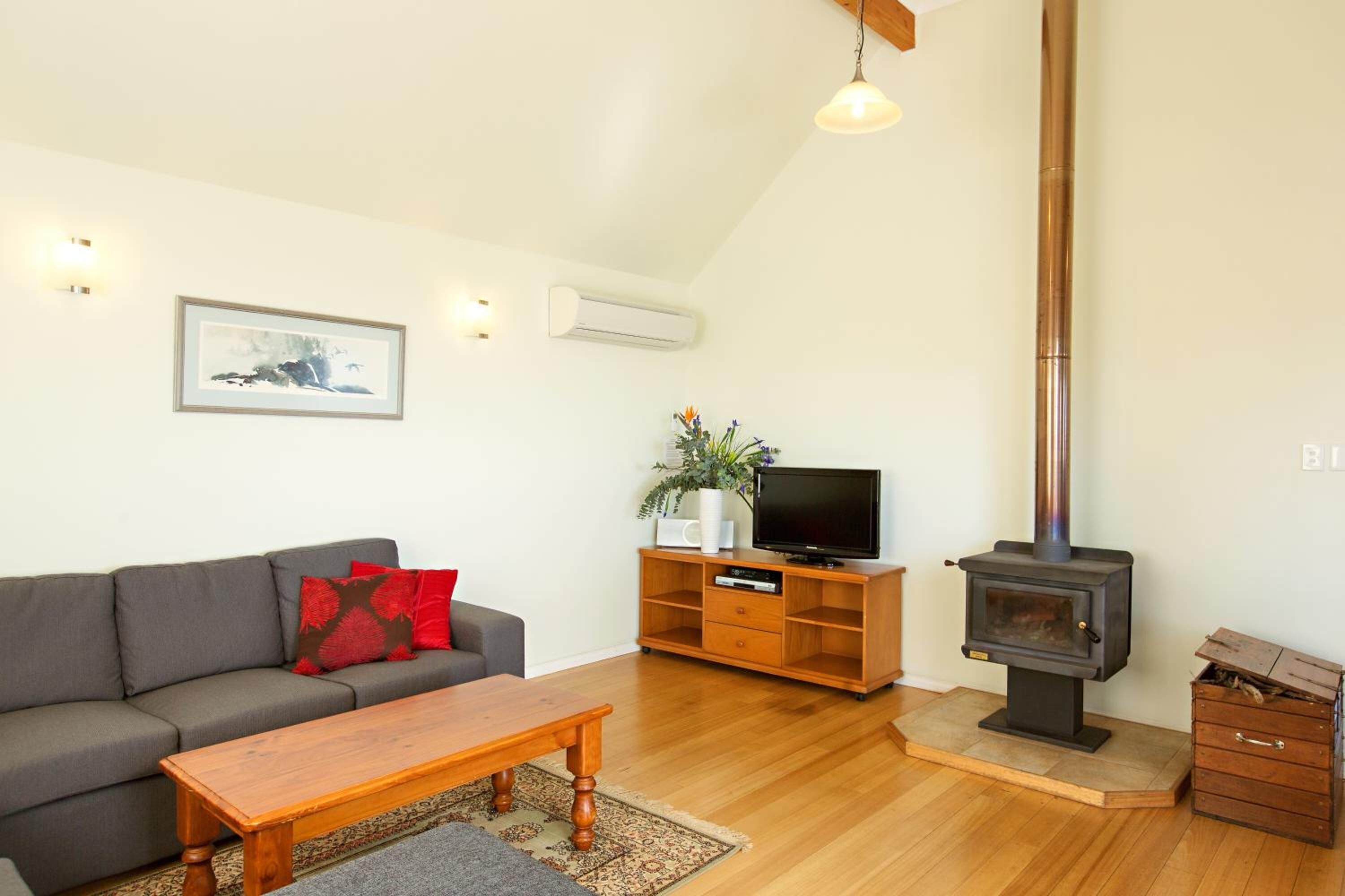 butterfly cottage  | living room | tv, dvd player